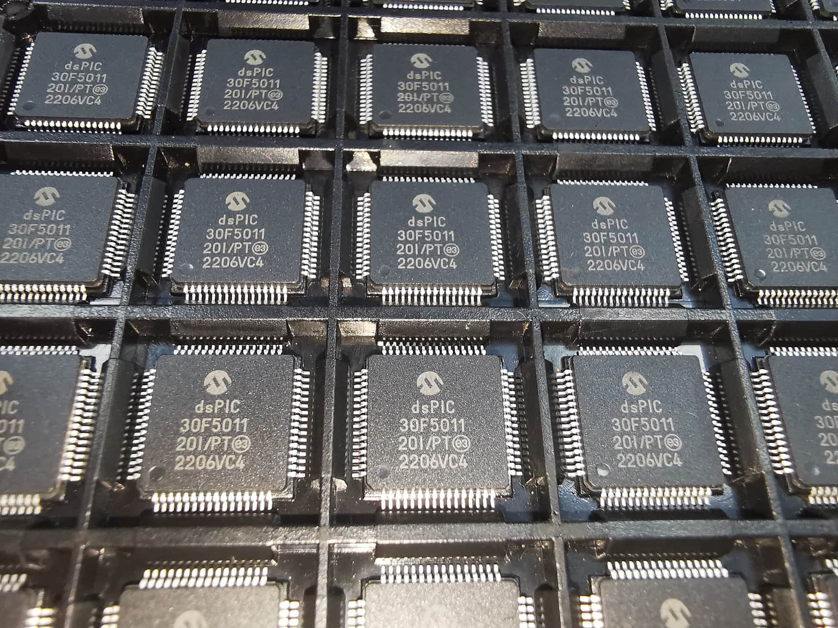 DSPIC30F5011-20IPT.jpg