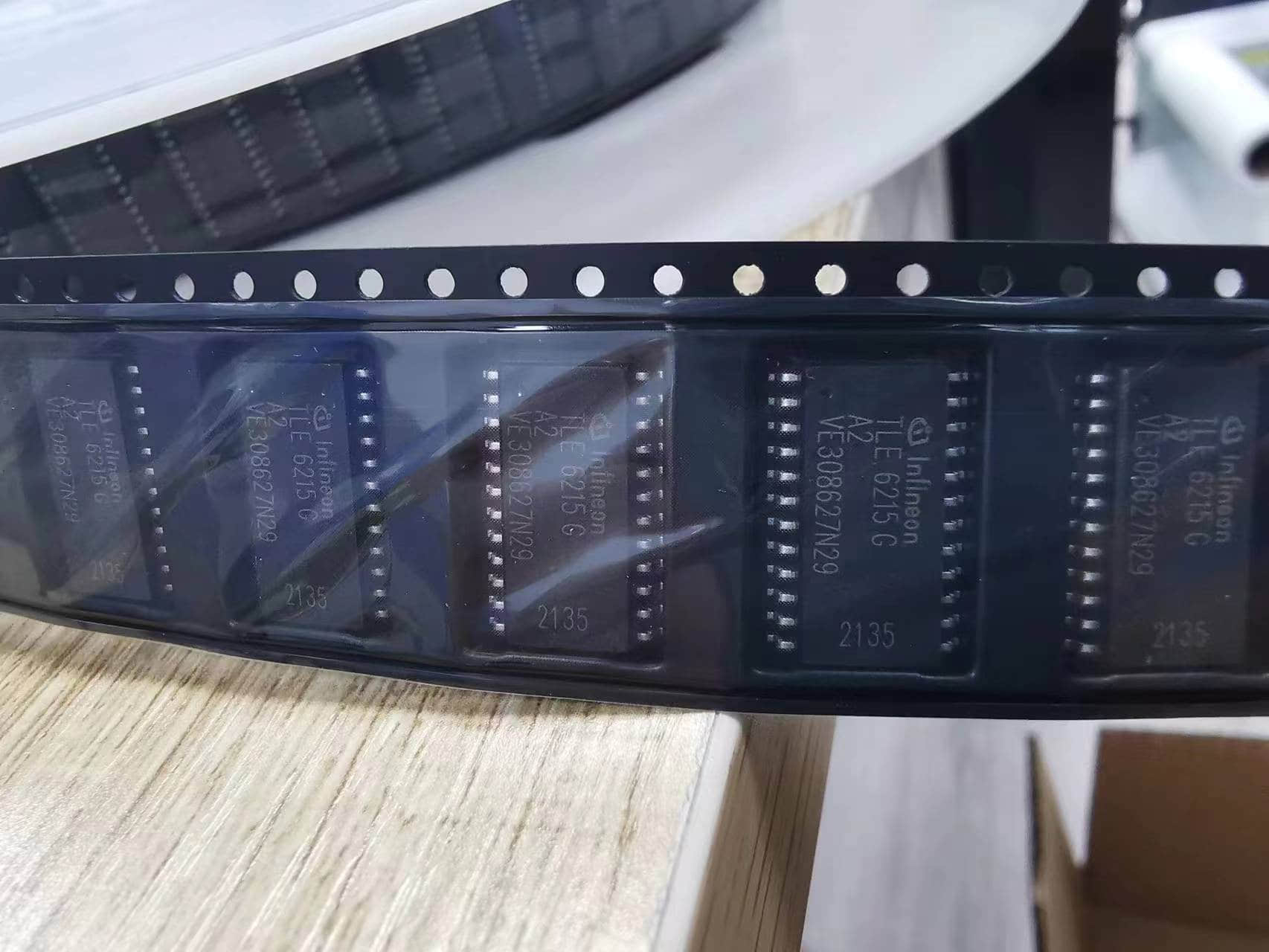TLE6215G.jpg